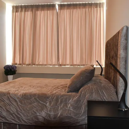 Balkan Tower Luxury Living 3'2 Апартамент *