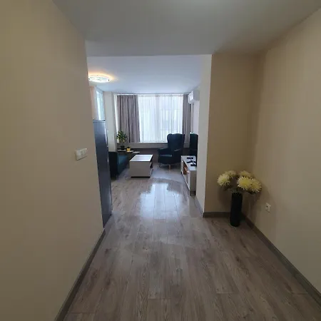 Balkan Tower Luxury Living 3'2 безплатен паркинг *